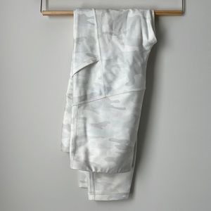 Gap Fit Maternity White Neutral Camo Leggings Size Small